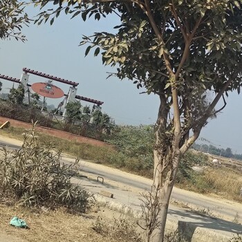 Gaur Yamuna City Plot