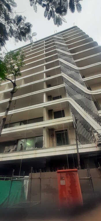 2 BHK Flat for Sale in Khar West, Mumbai
