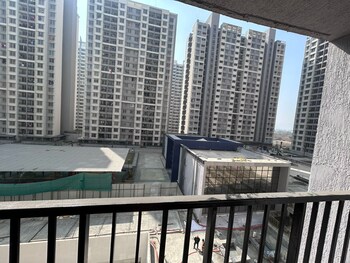 Kolte Patil Life Republic R 10
