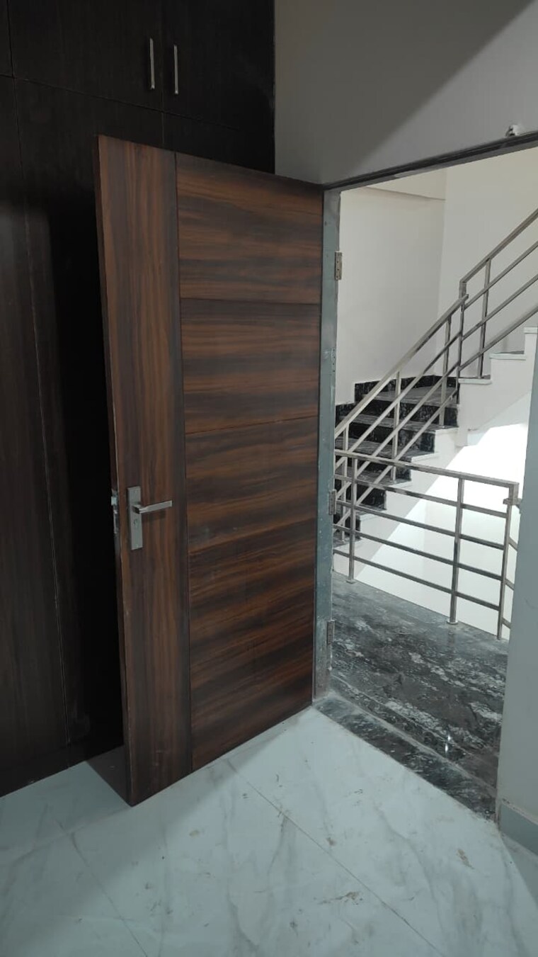 Room, sector 23a 1 Bedroom 500 Sq.Ft. Builder Floor In Sector 23a Gurgaon 9961801