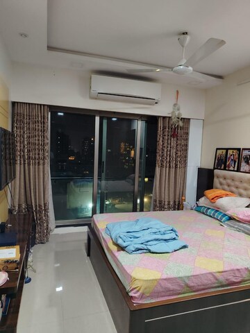 Bedroom in 3 BHK Apartment at Andheri West – for Rent