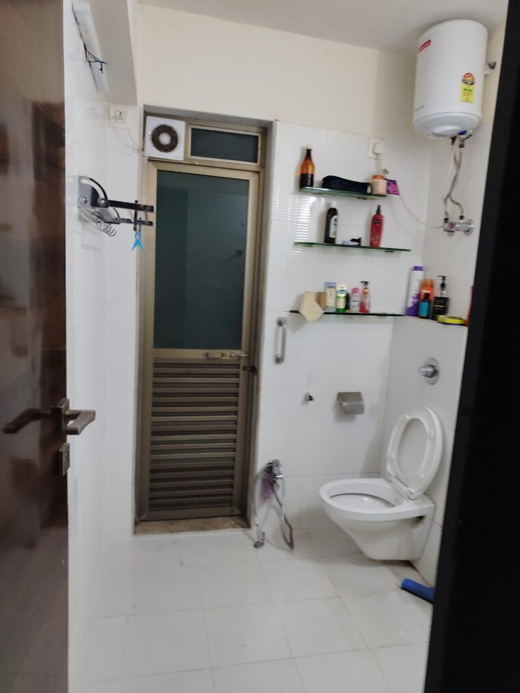 Bathroom, andheri west 3 Bedroom 800 Sq.Ft. Apartment In Andheri West Mumbai 9961738