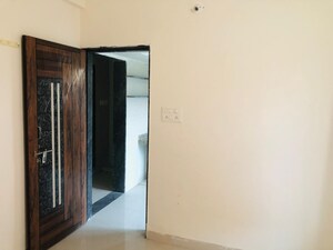 Room in 2 BHK Apartment at Amanora Gold Towers, Hadapsar – for Sale