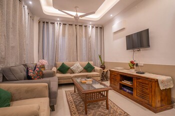 2 BHK Builder Floor for Sale in Saket, Delhi