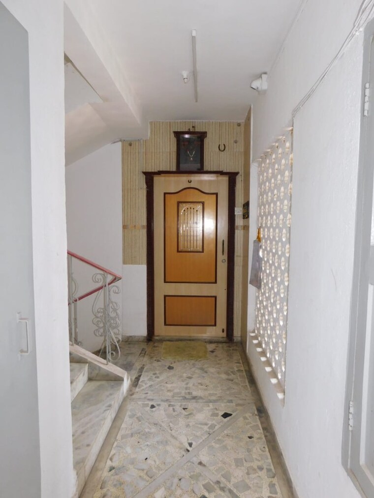 undefined, priti-paradise 2.5 Bedroom 775 Sq.Ft. Apartment In Vile Parle West Mumbai 9890323