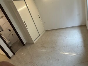 Room in 3 BHK Apartment at Smart World Orchard, Sector 61 – for Rent