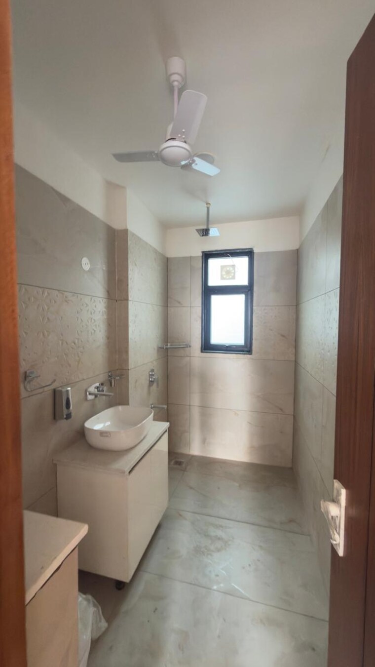 Bathroom, emaar-marbella 3 Bedroom 2403 Sq.Ft. Apartment In Sector 66 Gurgaon 10646553