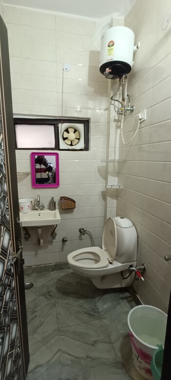 1 BHK Builder Floor for Rent in Rohini Sector 6, Delhi