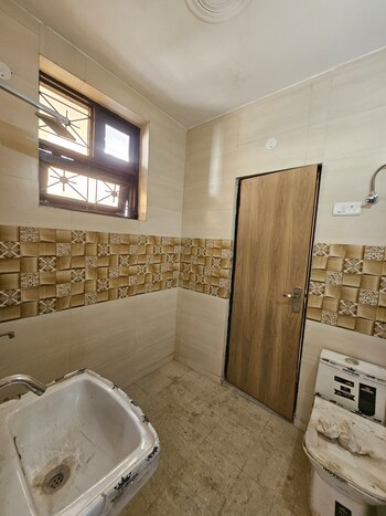 3 BHK Builder Floor for Sale in Green Fields Colony, Faridabad