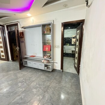 3 BHK Builder Floor for Rent in Dwarka Mor, Delhi