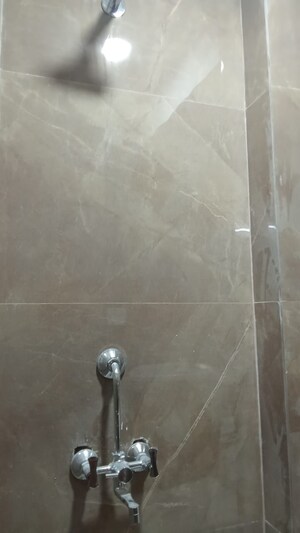 Furnished Amenities in 1 BHK Builder Floor at Paryavaran Complex – for Rent