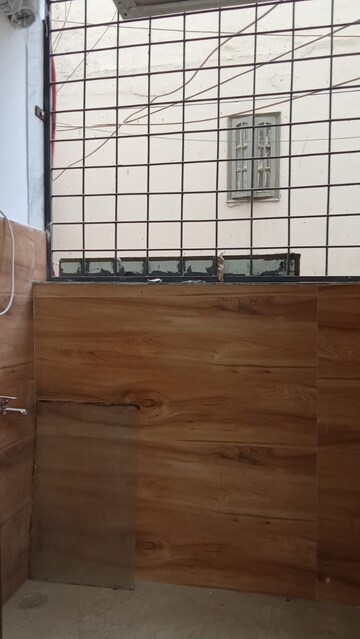  1 BHK Builder Floor at Paryavaran Complex – for Rent