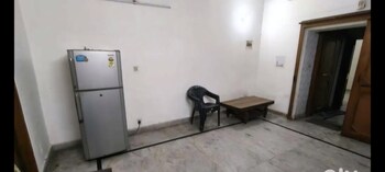 1 BHK Builder Floor for Rent in Rohini Sector 6, Delhi