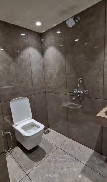 Bathroom in 3 BHK Builder Floor at Sector 40 – for Sale