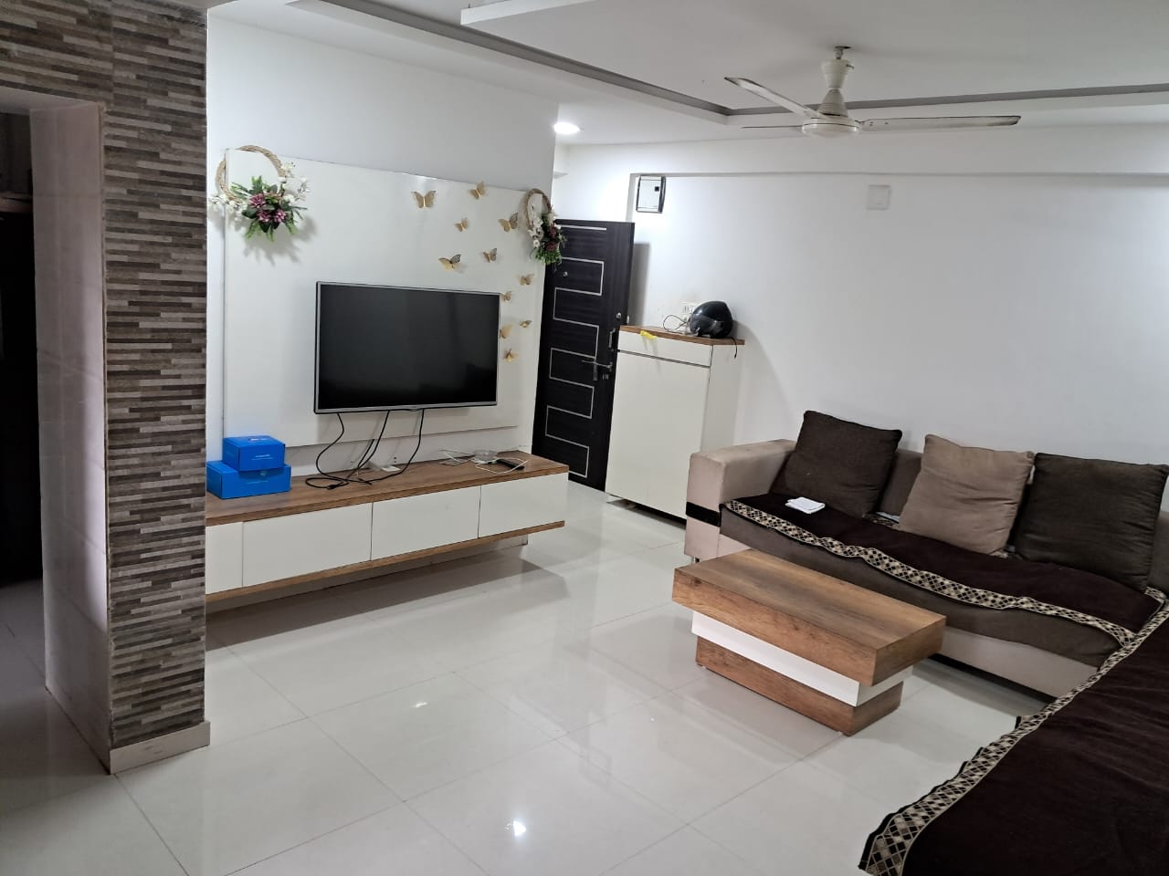 Living Room in 2 BHK Apartment at Satellite – for Sale