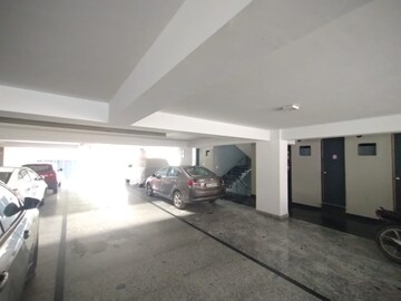 Parking in 1 BHK Apartment at South Extension I – for Rent