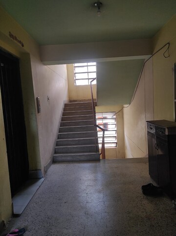 Room in 3 BHK Apartment at Morabadi – for Sale