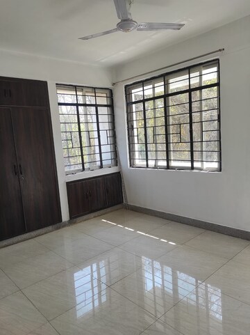 Room in 3 BHK Apartment at Morabadi – for Sale