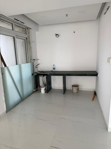 Room in 2 BHK Apartment at Ruparel Iris, Matunga West – for Rent