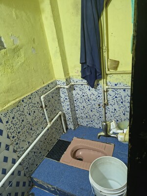 Master Bedroom in Studio Independent House at Kurla East – for Rent