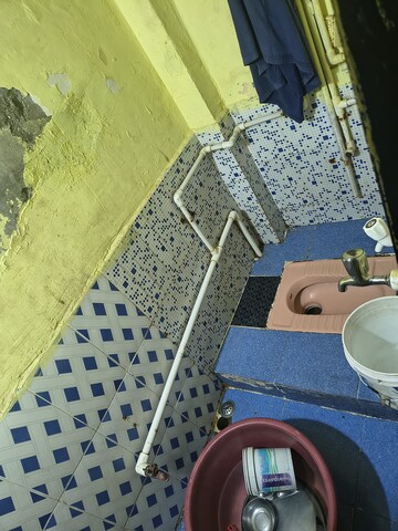 Bathroom in Studio Independent House at Kurla East – for Rent