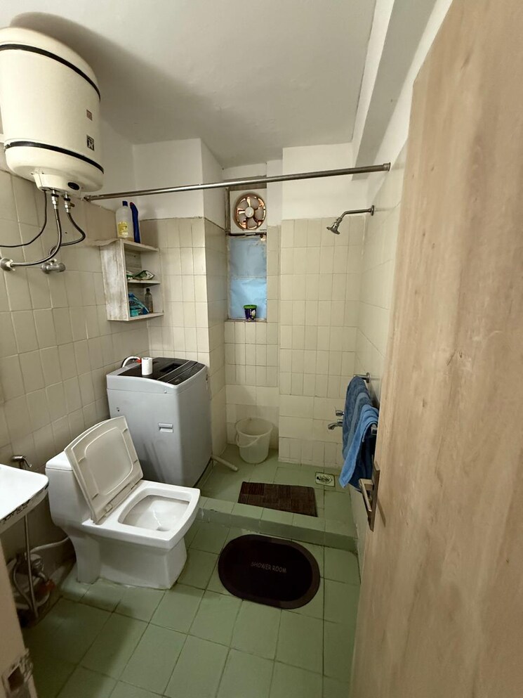 Bathroom, sector 41  1200 Sq.Ft. Apartment In Sector 41 Gurgaon 9992521