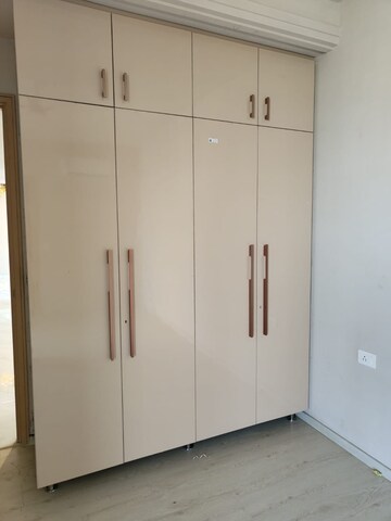 Room in 2 BHK Apartment at Ireo Skyon, Sector 60 – for Rent