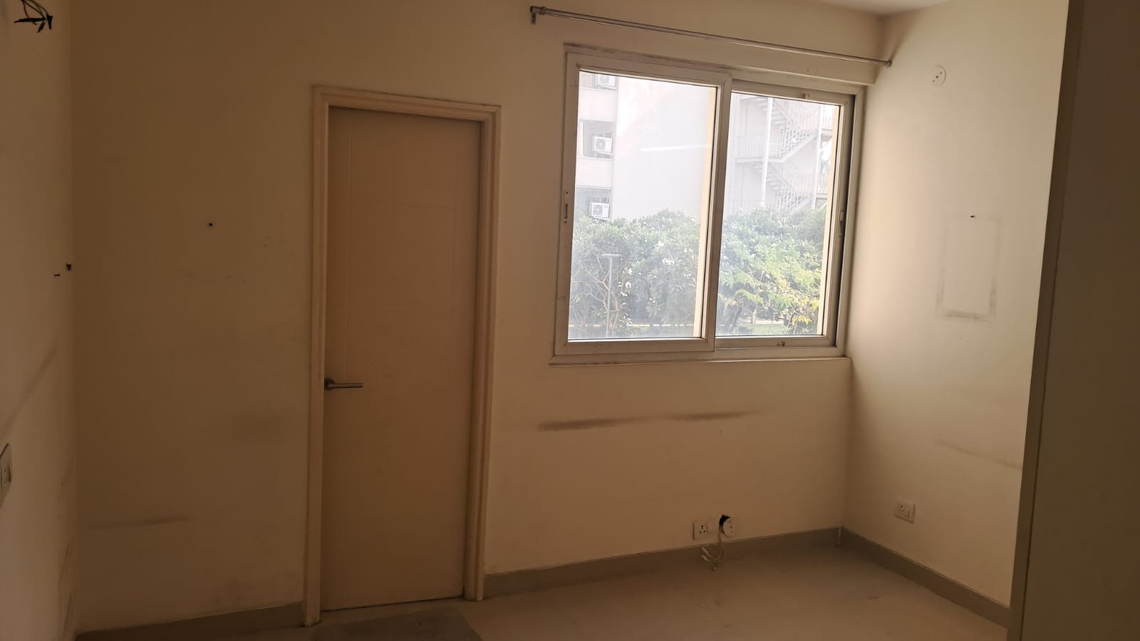 2 BHK + Servant Room Apartment For Rent in Ireo Skyon