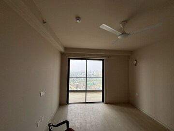 Room in 2 BHK Apartment at Ireo Skyon, Sector 60 – for Rent