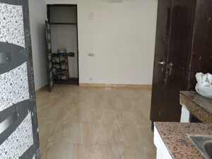 Room in 1 BHK Builder Floor at Saket – for Rent