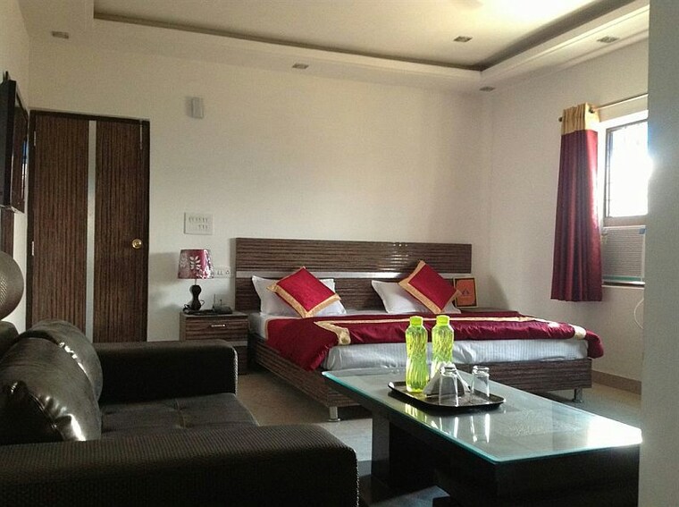 Team Area, shapoorji-pallonji-joyville-phase-2 2 Bedroom 915 Sq.Ft. Apartment In Sector 102 Gurgaon 9992534