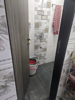 Master Bedroom in 1 BHK Apartment at Vakola – for Rent