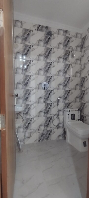 1 BHK Builder Floor For Rent in Saket