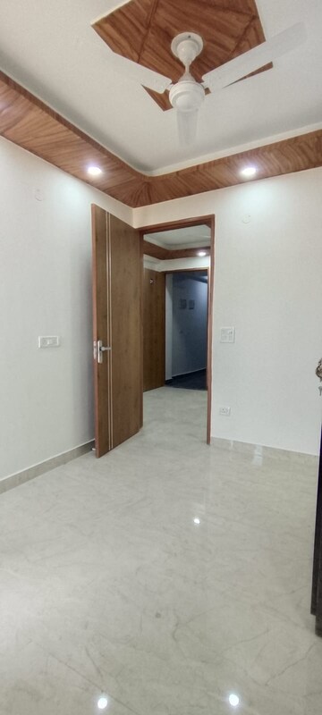 Room in 1 BHK Builder Floor at Saket – for Rent