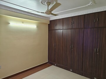 Room in 2 BHK Apartment at Bariatu – for Sale