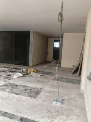 Room in  Shop at Naraina Industrial Area Phase 1 – for Rent