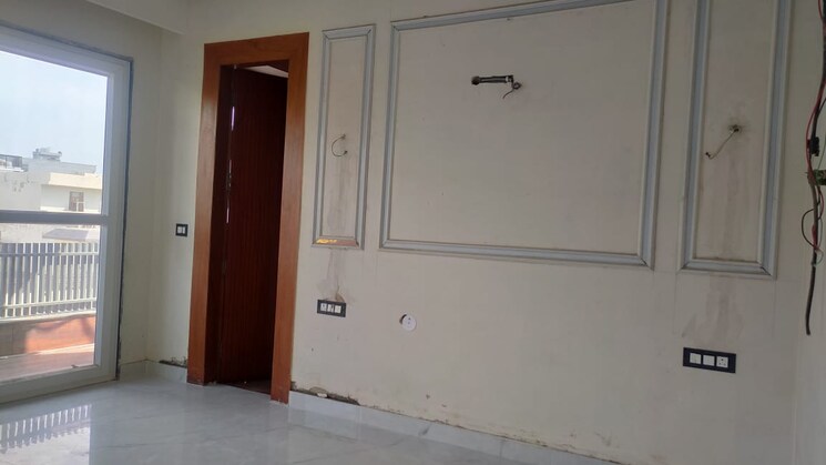 Room, sector 4 3 Bedroom 250 Sq.Yd. Builder Floor In Sector 4 Gurgaon 9992759