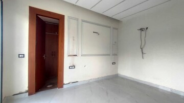 Room in 3 BHK Builder Floor at Sector 4 – for Sale