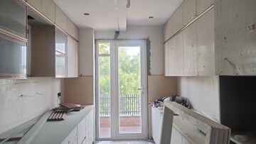 Team Area in 3 BHK Builder Floor at Sector 4 – for Sale