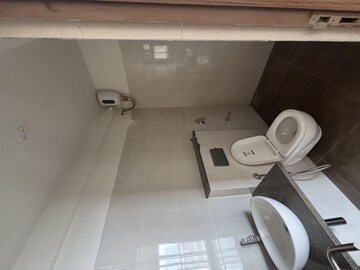 Team Area in 2 BHK Apartment at Shapoorji Pallonji BKC 28, Bandra East – for Rent