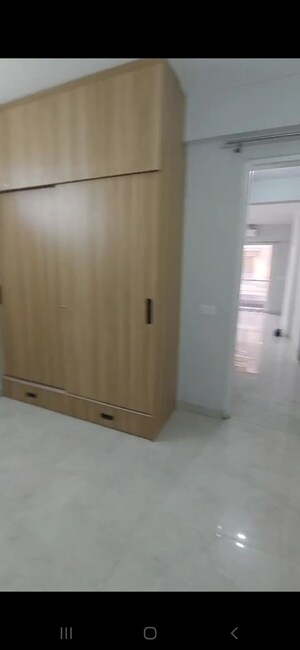 Room in 2 BHK Apartment at Signature Global City, Sector 37d – for Rent