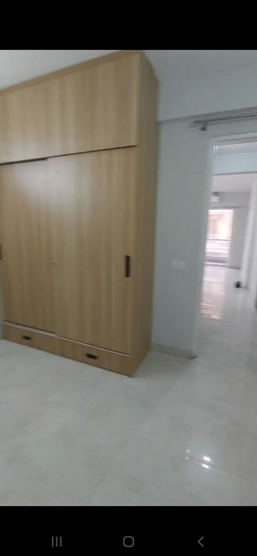 Room in 2 BHK Apartment at Signature Global City, Sector 37d – for Rent