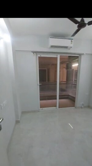 Room in 2 BHK Apartment at Signature Global City, Sector 37d – for Rent