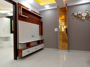 2 BHK Builder Floor for Sale in Mahavir Enclave 1, Delhi