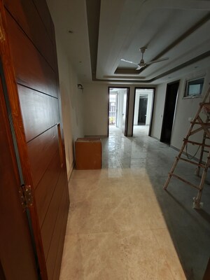 Room in 3 BHK Builder Floor at Sultanpur – for Rent