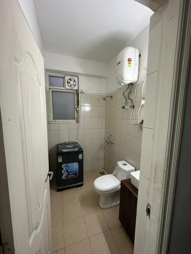 Bathroom, shree-vardhman-mantra 2 Bedroom 800 Sq.Ft. Apartment In Sector 67 Gurgaon 9993630