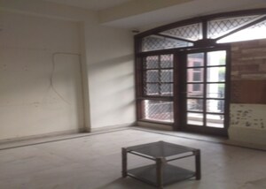 Room in 3 BHK Builder Floor at East Patel Nagar – for Rent