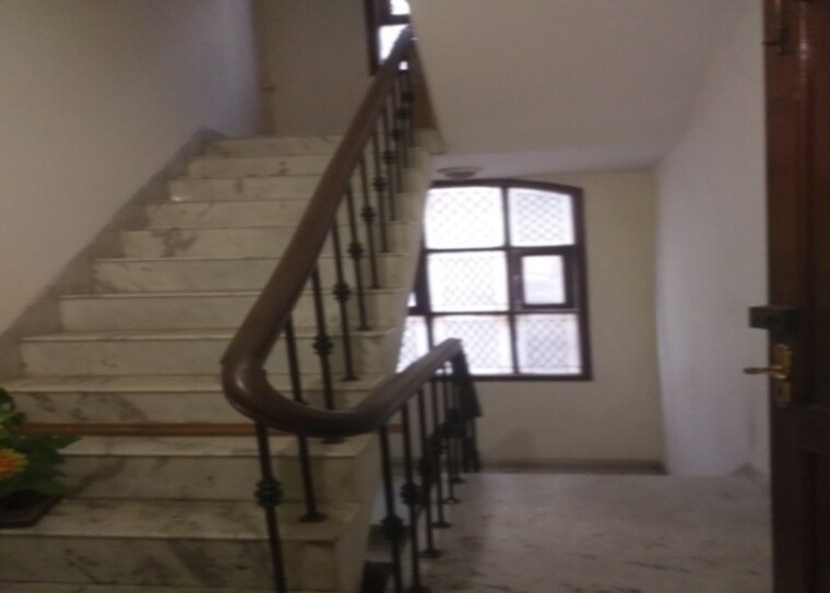 undefined, east patel nagar 3 Bedroom 1810 Sq.Ft. Builder Floor In East Patel Nagar Delhi 9993604