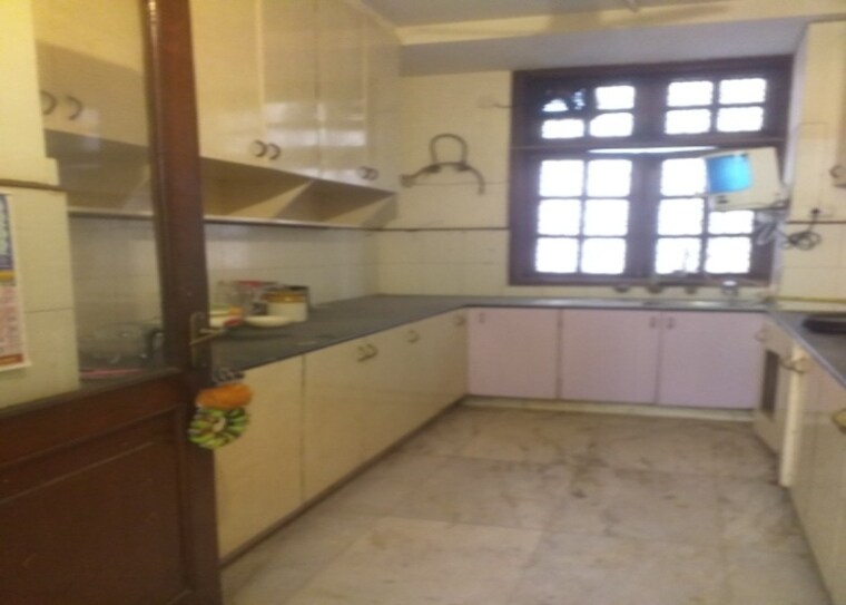 Kitchen, east patel nagar 3 Bedroom 1810 Sq.Ft. Builder Floor In East Patel Nagar Delhi 9993604