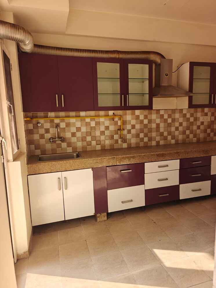 Kitchen, tulip-violet 3 Bedroom 1578 Sq.Ft. Apartment In Sector 69 Gurgaon 10000449